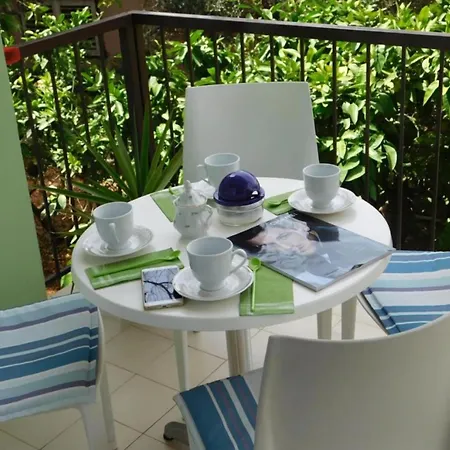 Ro I - Two Bedroom With Balcony